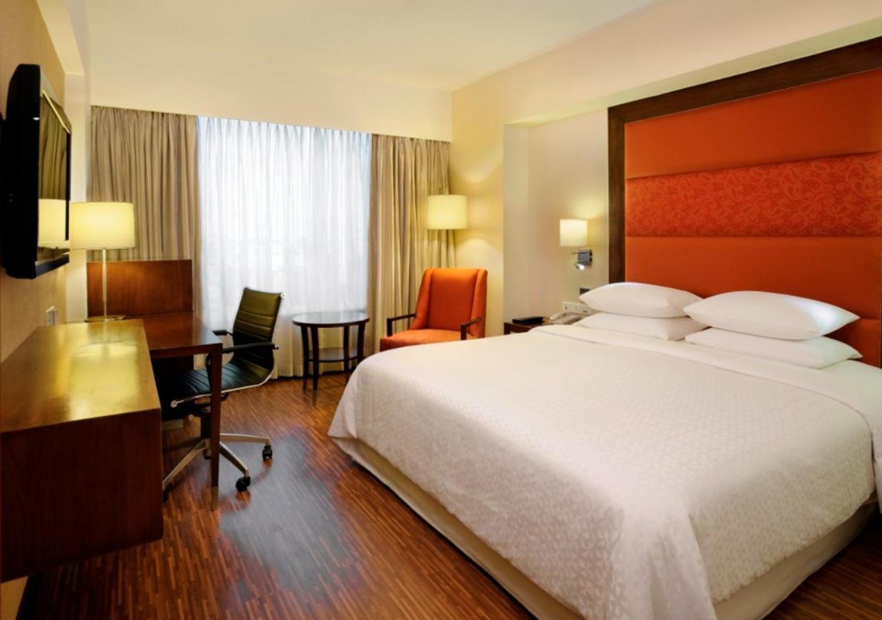 Four Points By Sheraton אחמדאבאד מראה חיצוני תמונה