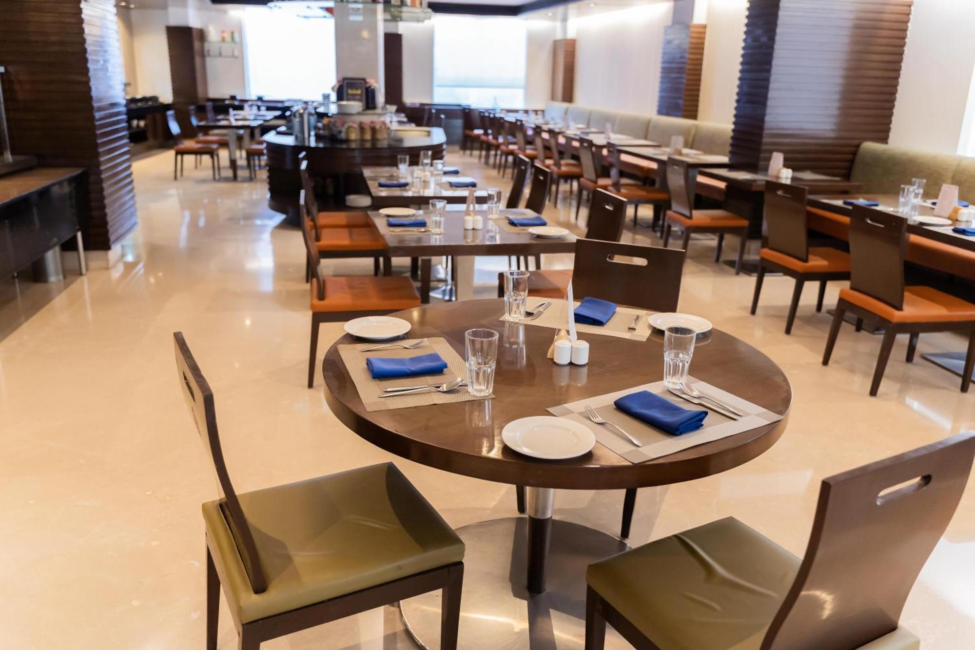 Four Points By Sheraton אחמדאבאד מראה חיצוני תמונה