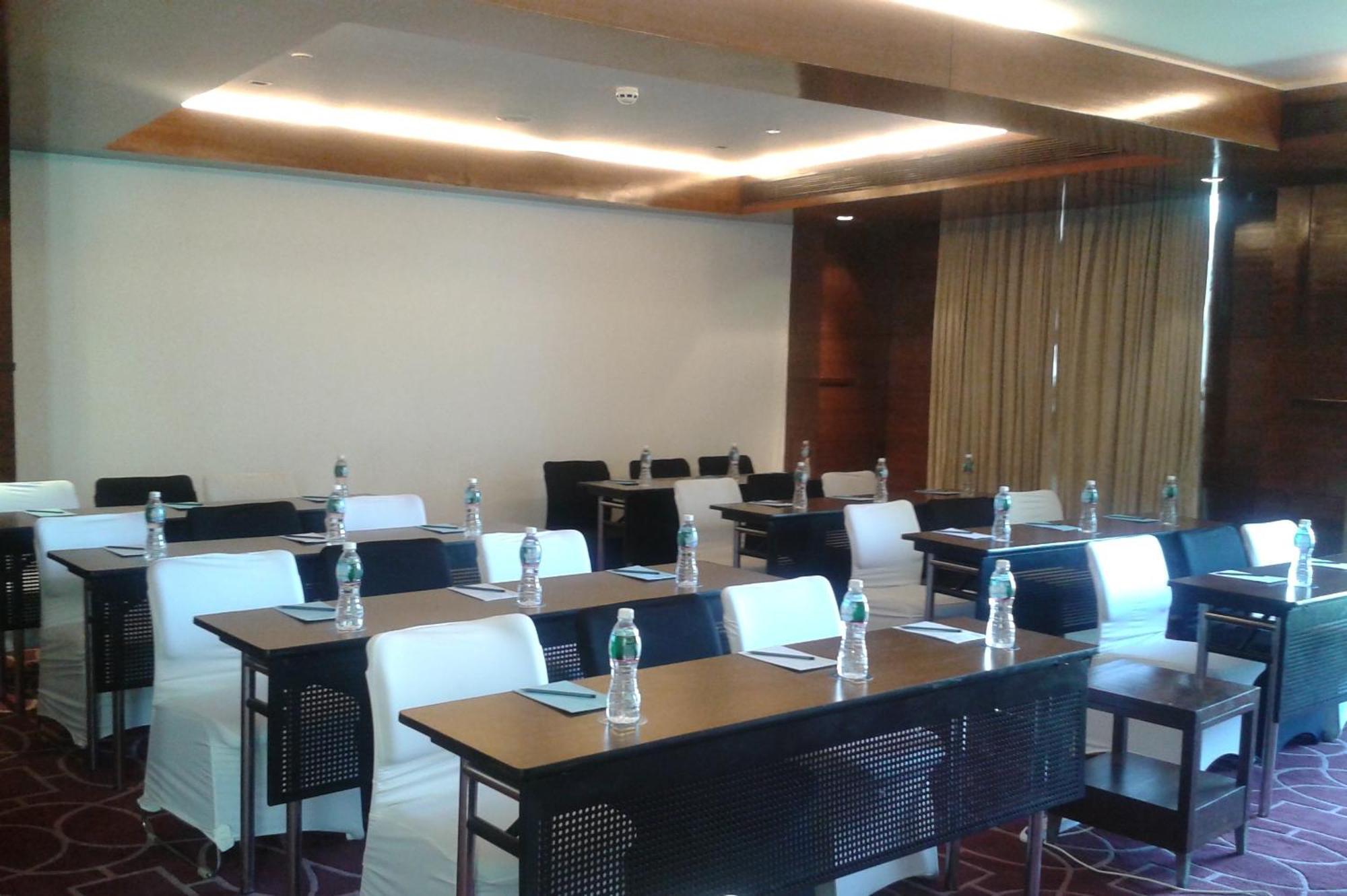 Four Points By Sheraton אחמדאבאד מראה חיצוני תמונה