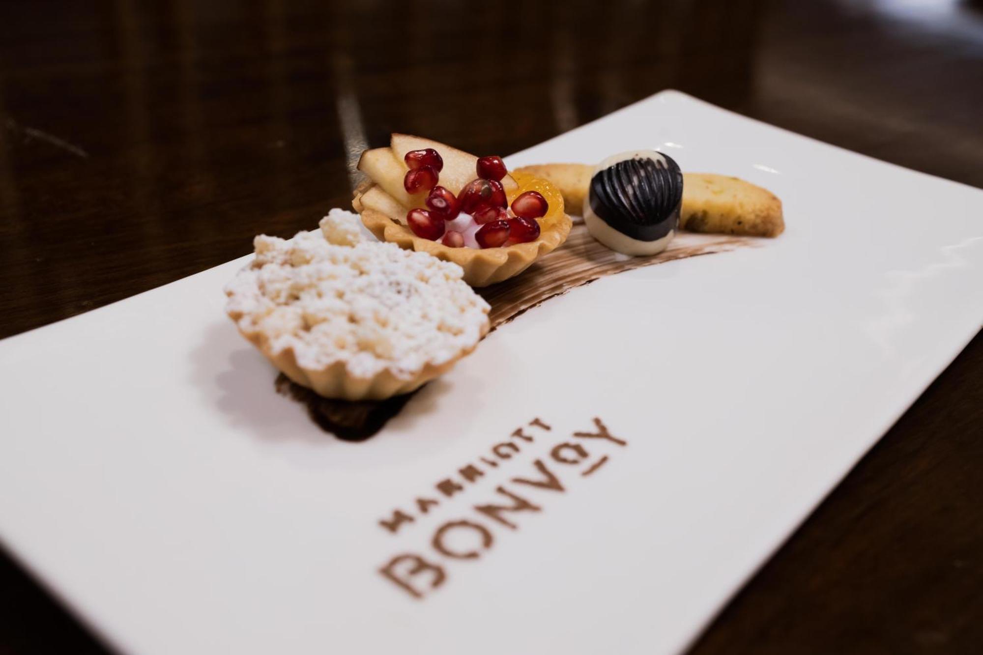 Four Points By Sheraton אחמדאבאד מראה חיצוני תמונה