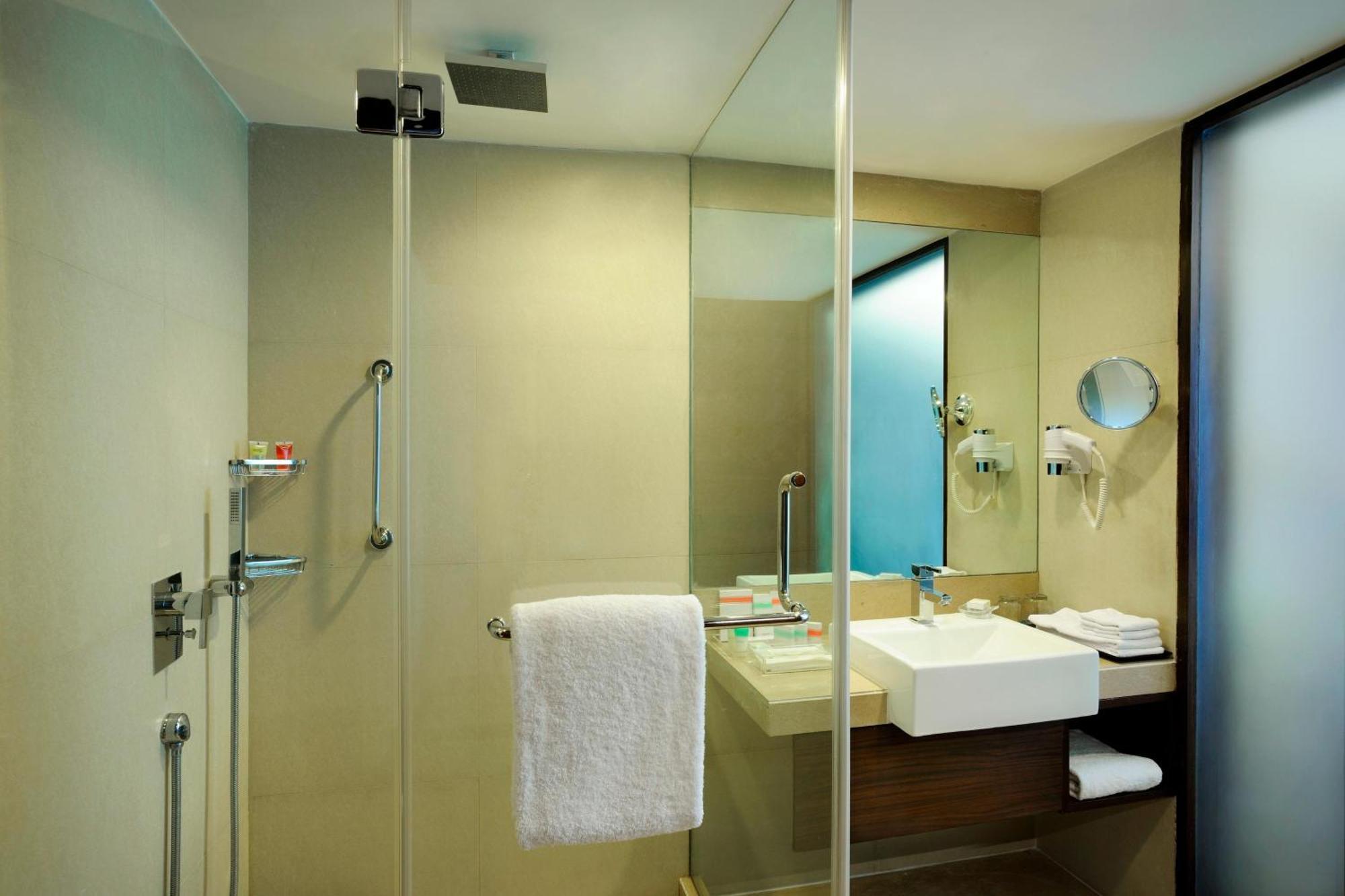 Four Points By Sheraton אחמדאבאד מראה חיצוני תמונה