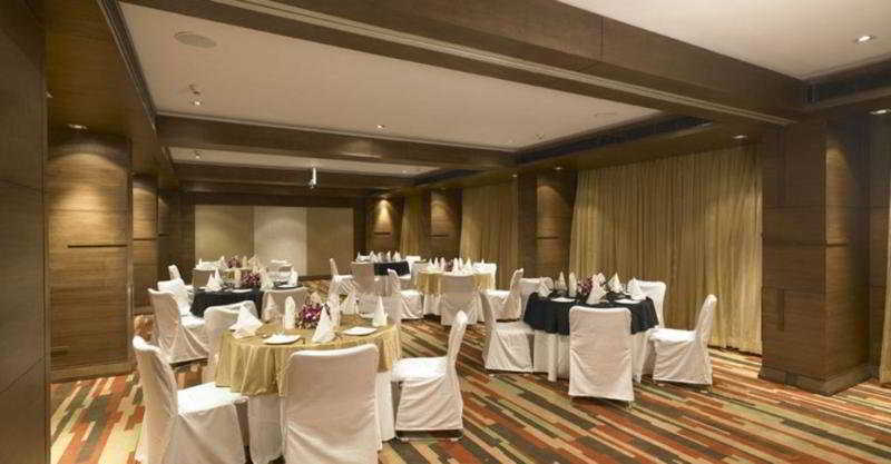 Four Points By Sheraton אחמדאבאד מראה חיצוני תמונה