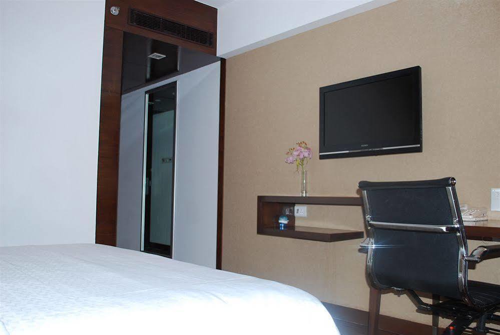 Four Points By Sheraton אחמדאבאד מראה חיצוני תמונה